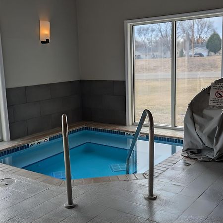 Country Inn & Suites By Radisson, Chippewa Falls, Wi Dış mekan fotoğraf