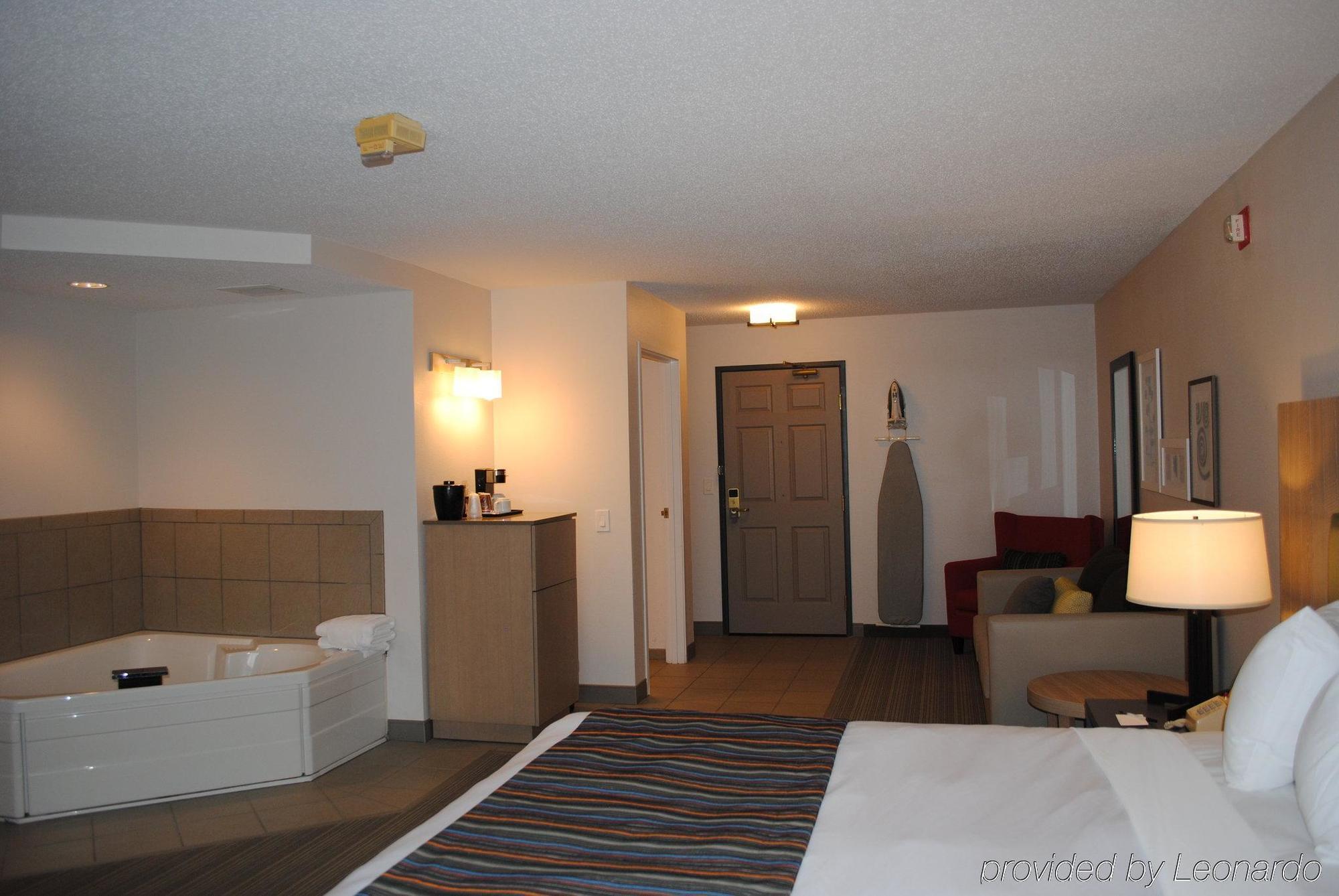 Country Inn & Suites By Radisson, Chippewa Falls, Wi Dış mekan fotoğraf