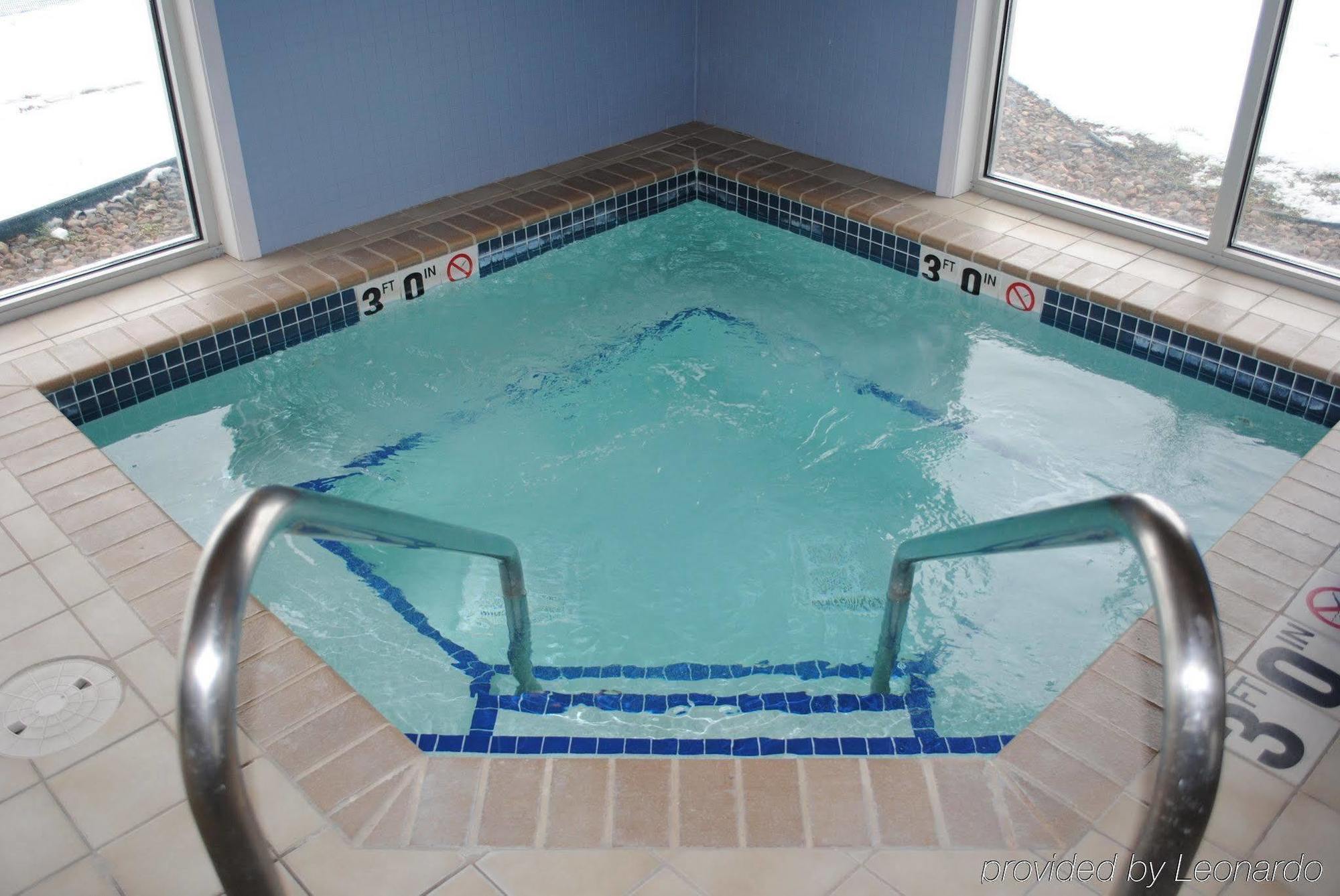 Country Inn & Suites By Radisson, Chippewa Falls, Wi Dış mekan fotoğraf